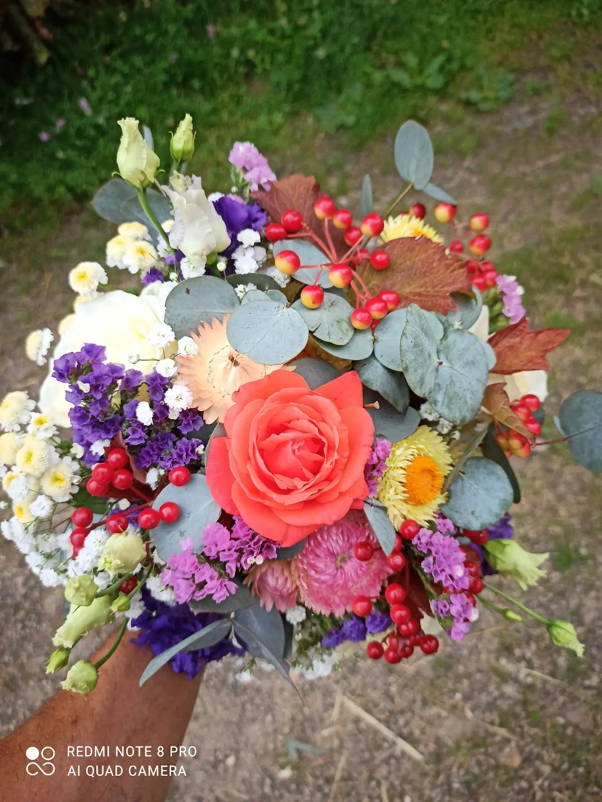 Bouquet champêtre de fleurs coupées, photo publiée par le producteur